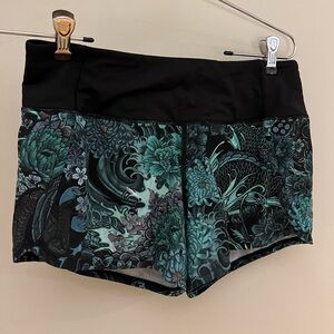 Lululemon Run Times Short II 4” Size 4 - Green Floral